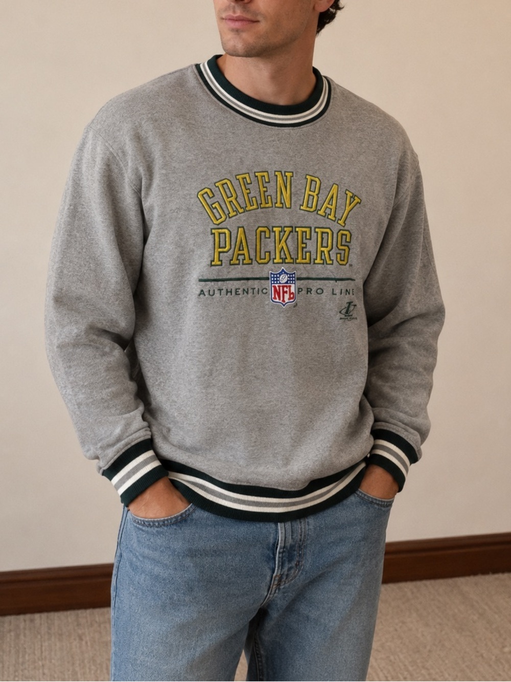 Vintage NFL Authentic Pro Line Logo
Athletic Green Bay Packers
Sweatshirt